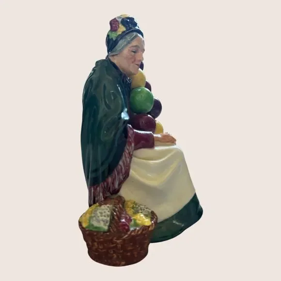 🎈 VTG ROYAL DOULTON THE OLD BALLOON SELLER HN1315 7.5" FIGURINE NO CHIPS - Picture 3 of 7